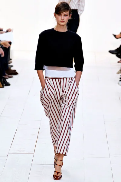 Look 19